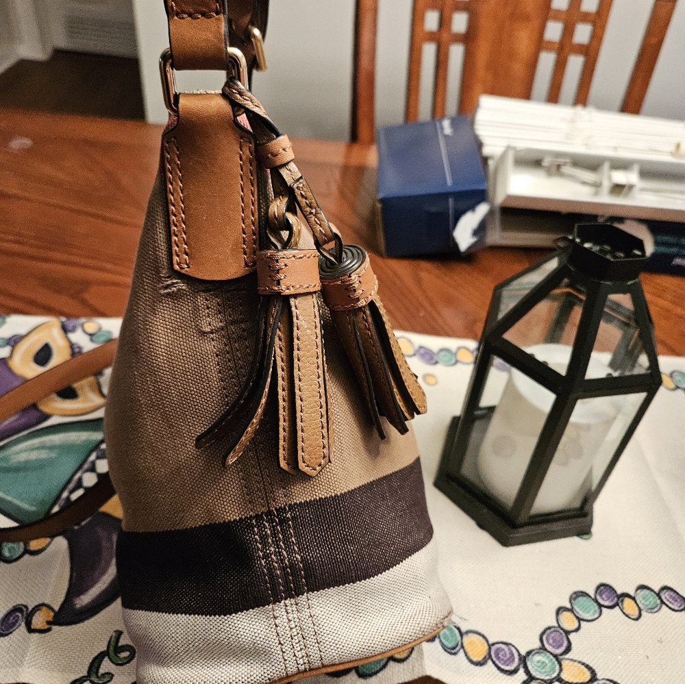 Burberry Ashby Bucket bag - Picture 12 of 12